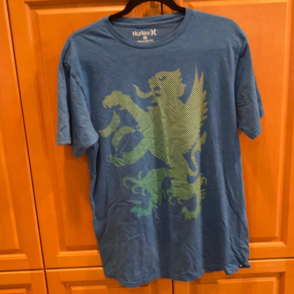 L Men’s Hurley T-shirt
